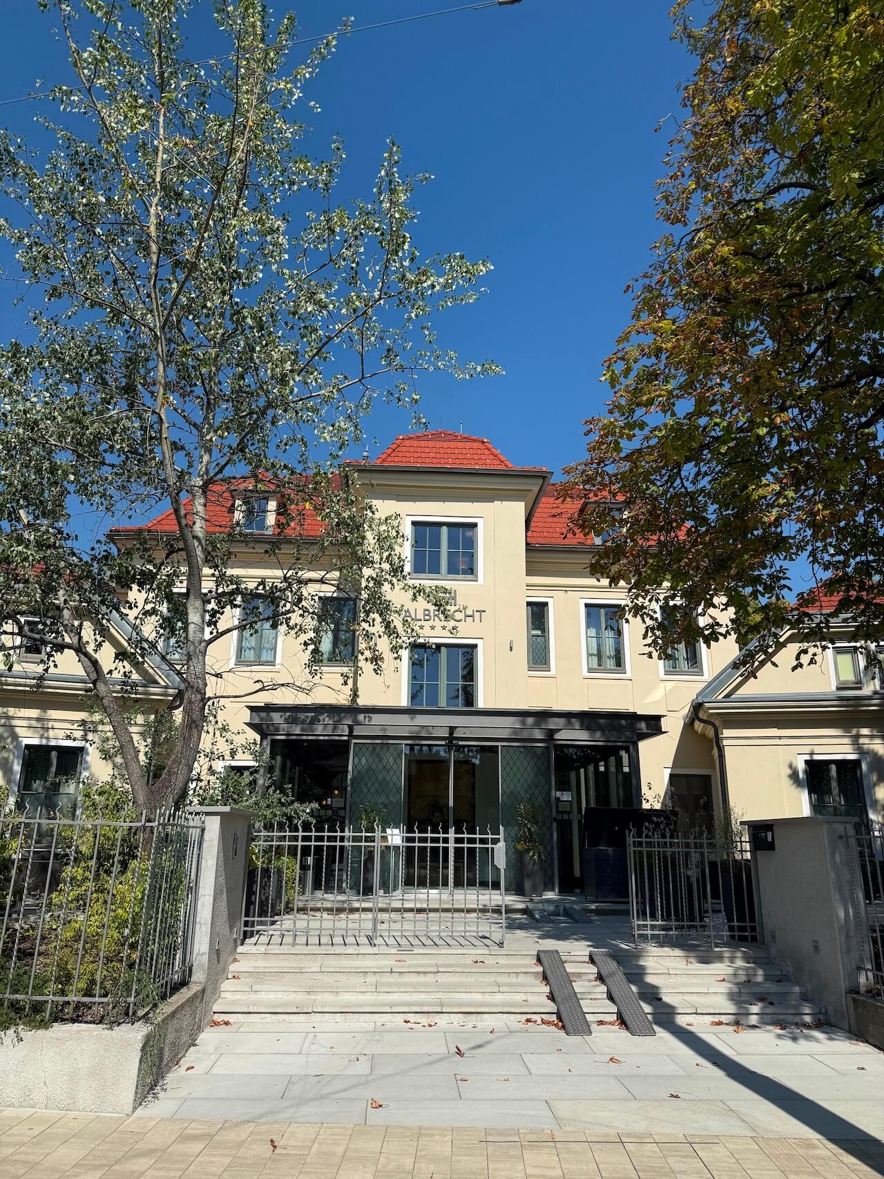 Hotel Albrecht na Mudroňovej ulici