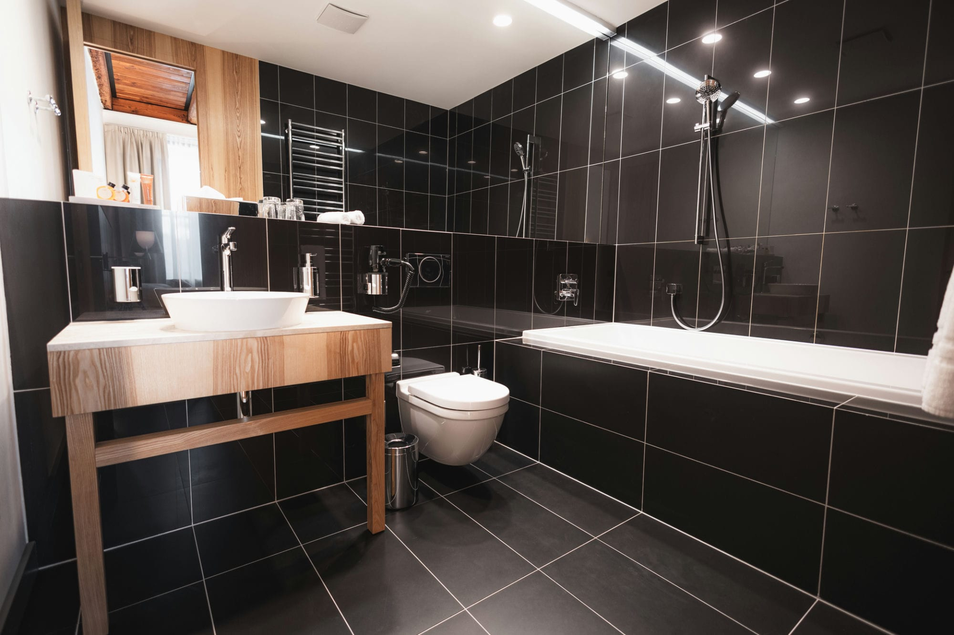 Superior Room — bathroom at Hotel Albrecht
